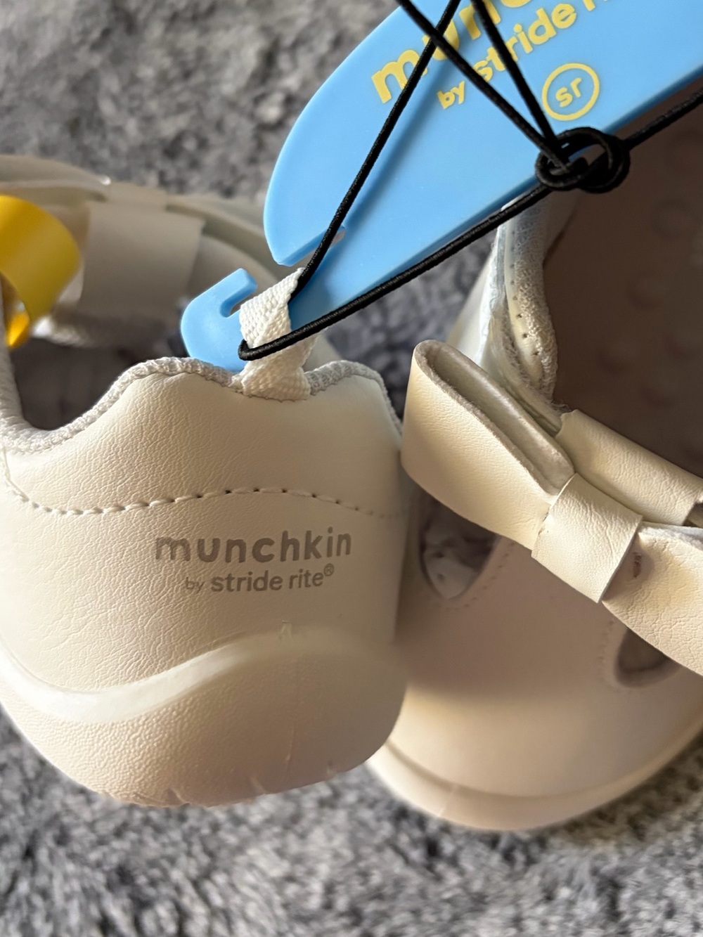 Munchkin White Bow Mary Jane Baby Walker Shoes - Picture 5 of 7